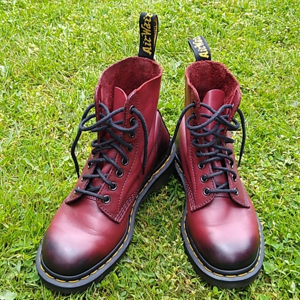 Dr Martens Pascal Cherry Red Antique Temperley Lace Up Boots Womens size 8